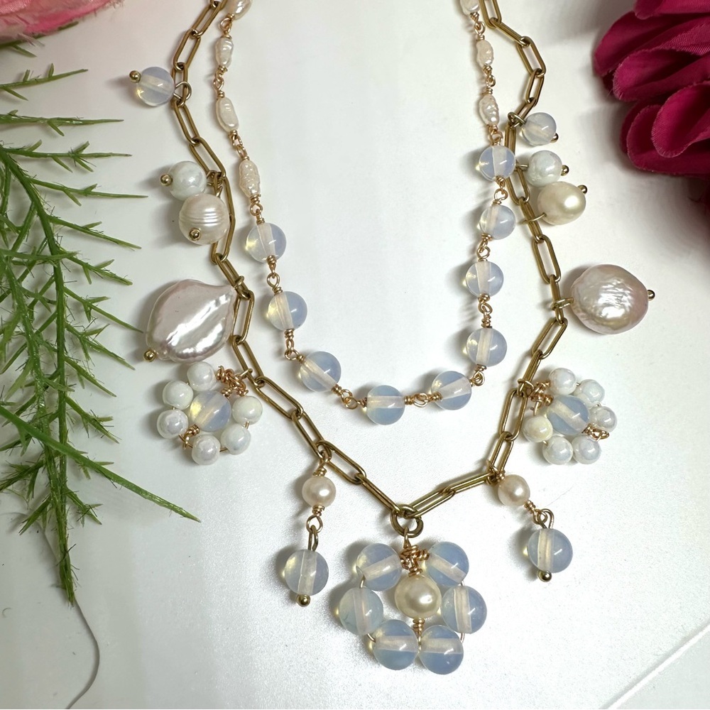 NEW⚜️Opalite & Freshwater Pearl Flower Charm Necklace - Picture 9 of 10